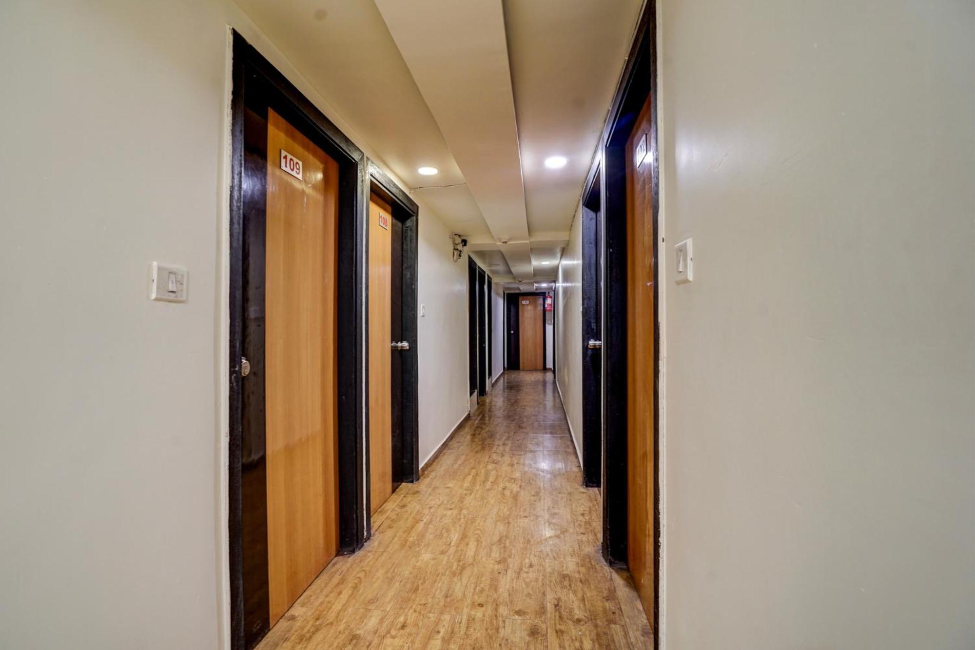 Hotel O Palak Palace Ahmedabad Exterior photo